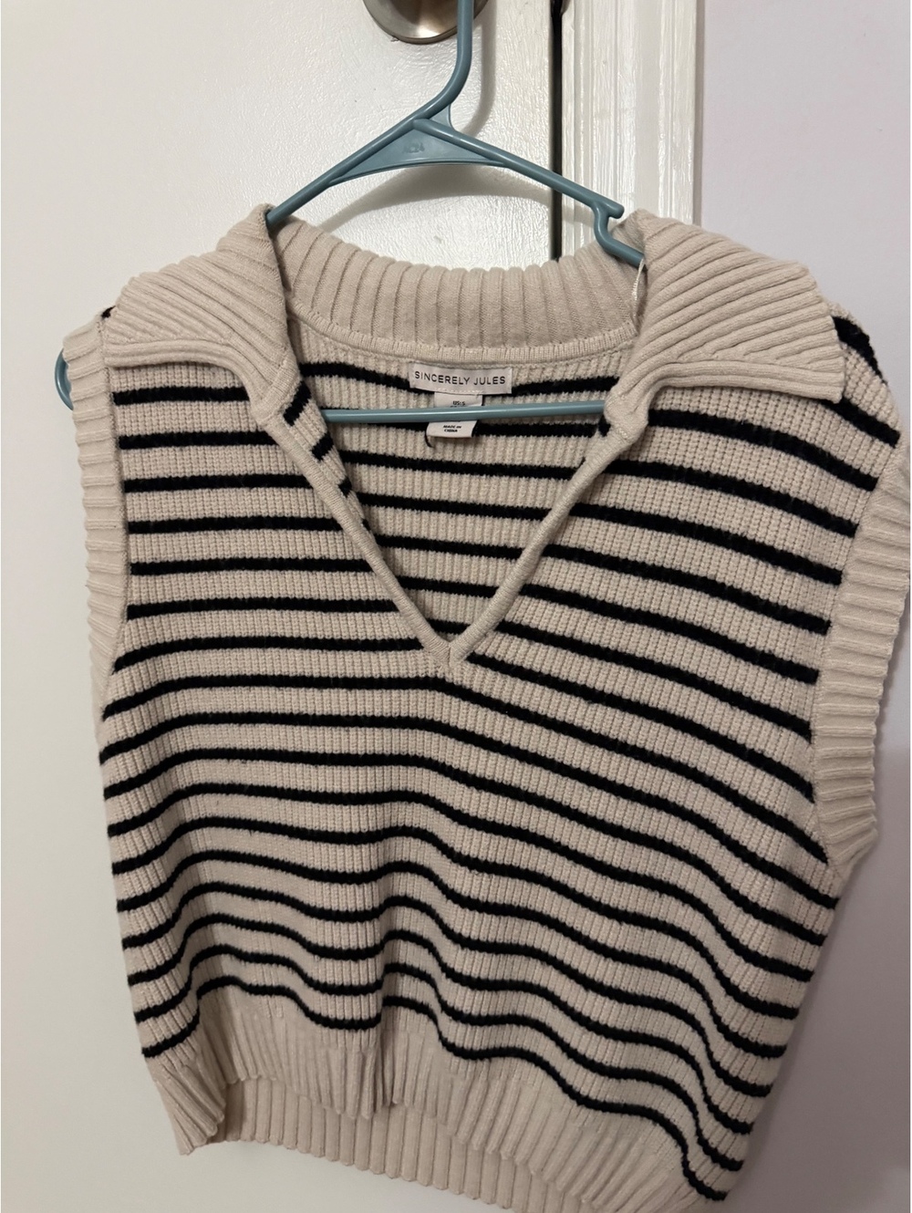 Sincerely Jules Women's Striped Sleeveless Sweater Vest Size Small